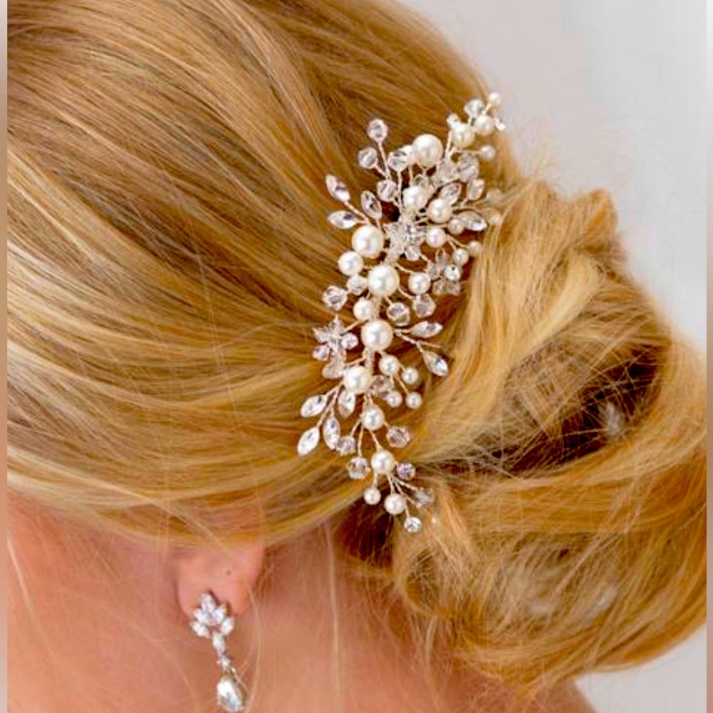 New Bridal Hair comb with hand wired silver branches with white pearls/c…